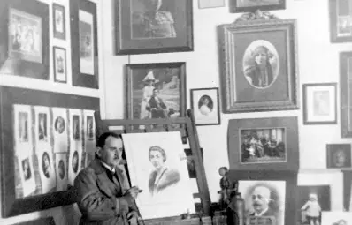 Стефан Балаш в ателието си. Стефан Балаш в ателието си.