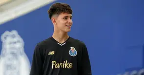 Антони Николов чака своя миг при португалските „дракони“