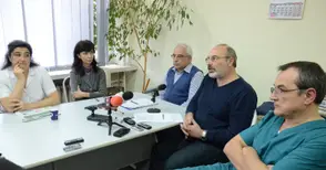 Джипитата затварят кабинетите  и излизат на протест