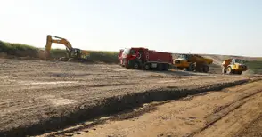 Строителят на магистралата Русе- Търново работи по план. Но все на едни и същи 8 км