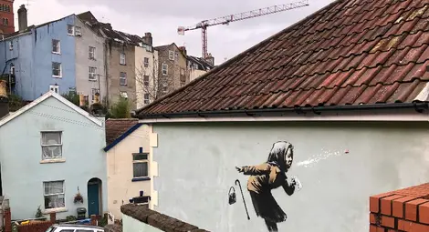 След появата на "Апчих" на Банкси, собственичката се отказа да продава къщата си