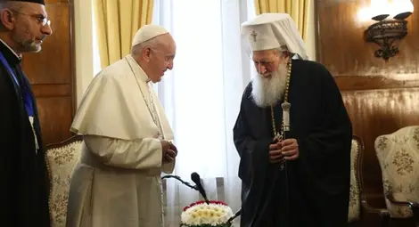 Патриарх Неофит и папа Франциск си размениха дарове Патриарх Неофит и папа Франциск си размениха дарове