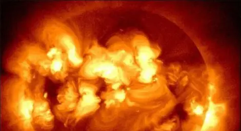 Мощна слънчева буря от най-високия клас 9 блокира изстрелването на космически кораб