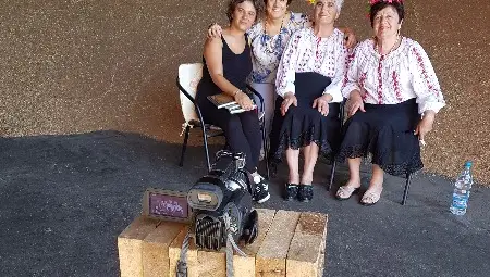 Мария Киара от Рим вплете в шарен хамак Щръклево и българските песни