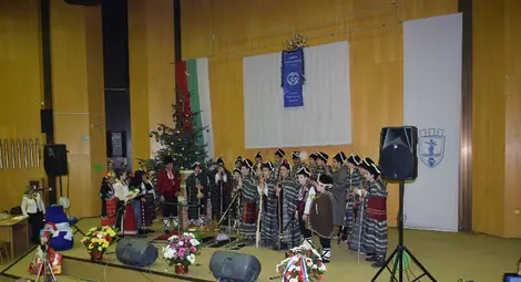 Песни и танци на шест народности напомниха за космополитния дух на Русе /галерия/