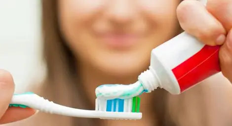 Опасните съставки на пастите за зъби
