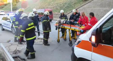 Възрастна жена пострада тежко след падане в бъдещия резервоар на ВиК