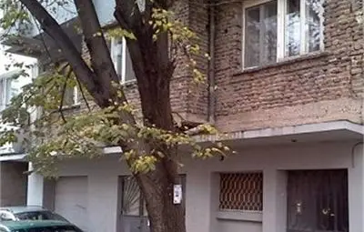 Версия: Крупен измамник, избягал от затвора, убил мъжа и жената във Варна