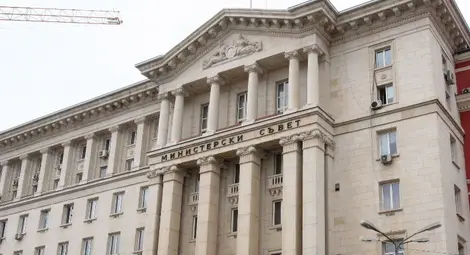 Министерски съвет застрахова лаптопите на чиновниците и лозята си