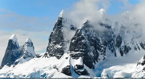 Огромен айсберг заплашва да се откъсне от Антарктида