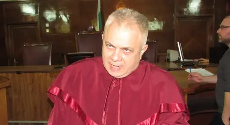 Кой е прокурор Николов?