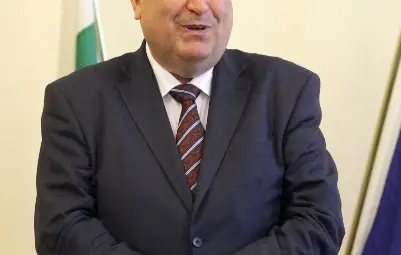 Близнашки прави чистка и в ДКЕВР