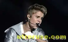 Глобиха Бийбър с 450 000 долара за дълъг концерт