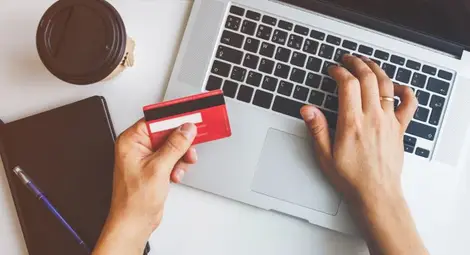 Деветокласник пазарувал в интернет с хакнати чужди банкови карти Деветокласник пазарувал в интернет с хакнати чужди банкови карти