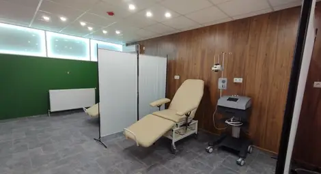 &bdquo;Медика&ldquo; въвежда иновативни технологии за регенерация и контрол на болката, неврологът проф. Пламен Божинов се присъединява към екипа