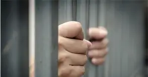 Затворник в Белене измамил русенка със 100 лева за ваучери