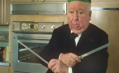 Обожаващият ужаса режисьор изпада в ужас при вида на... яйце Обожаващият ужаса режисьор изпада в ужас при вида на... яйце