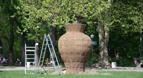 Вазата разцъфва  с нова премяна