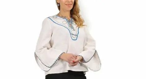 Учителка по народно пеене издаде  дебютна книга с песни от Чилнов