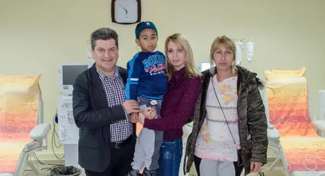 9-годишният Байрям заминава за трансплантация в Германия