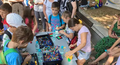 Областният информационен център награди най-добрите рисунки в конкурса „Европа подкрепя Русе“ Областният информационен център награди най-добрите рисунки в конкурса „Европа подкрепя Русе“