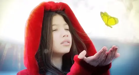 11-годишната Тереза включи в клип Доходното здание