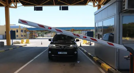 Драгомир Драганов: въвеждането на системата за онлайн плащане на таксата за преминаване през Дунав мост при Русе ще намали времето за изчакване на излизащите от страната автомобили Драгомир Драганов: въвеждането на системата за онлайн плащане на таксата за преминаване през Дунав мост при Русе ще намали времето за изчакване на излизащите от страната автомобили