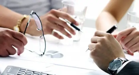 Много от младите хора с висше образование заемат длъжности, които не изискват такова