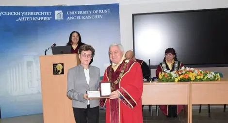 В Русенския университет се проведе тържествен открит академичен съвет с връчване на дипломи и юбилейни отличия по случай 80-годишнината