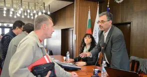 Крадци задигат пчелни семейства под прикритието на световен феномен