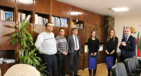 Две млади висшистки ще трупат опит в областна администрация