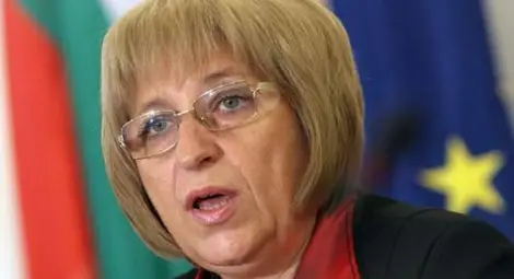 Цецка Цачева: Някой явно не си е свършил работата