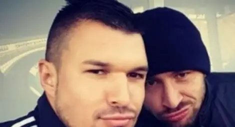 Глобиха Божинов и Бандаловски заради селфи