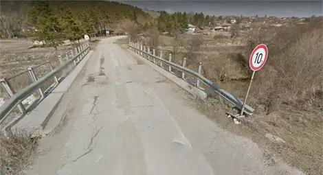 Мостът в Кацелово.                           Снимки: Архив