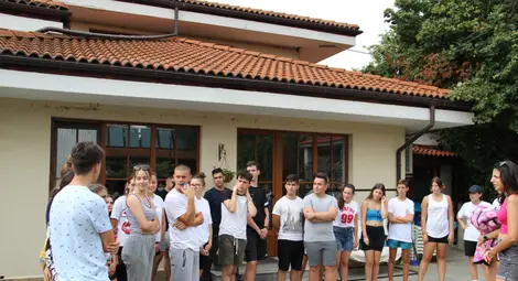 Международен младежки обмен учи младежи на европейски младежки цели чрез методите на изкуството