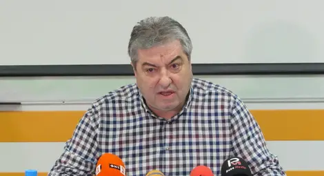 Иван Иванов