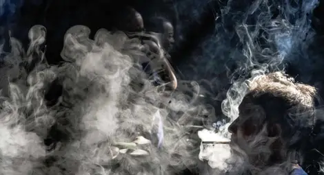 Пушачите, заразени с ХИВ, е по-вероятно да починат от рак на белите дробове