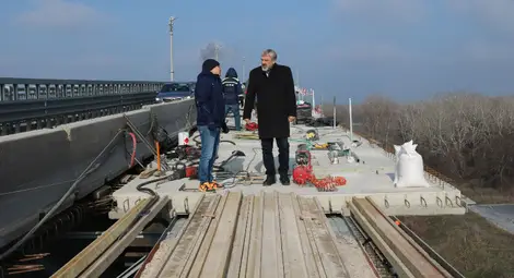 Над 40% от бетонните панели от ремонтиращия  се участък на Дунав мост вече са подменени