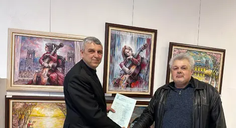 17 автори показват близо 100 творби в изложбата &bdquo;Музиката в нас&ldquo; на ул. &bdquo;Борисова&ldquo; 6 в Русе