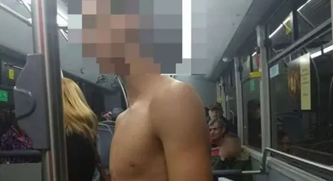 Посред бял ден в София: Крадци съблякоха и обраха дете в автобус