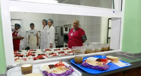 100 бедни с топъл обяд до Нова година