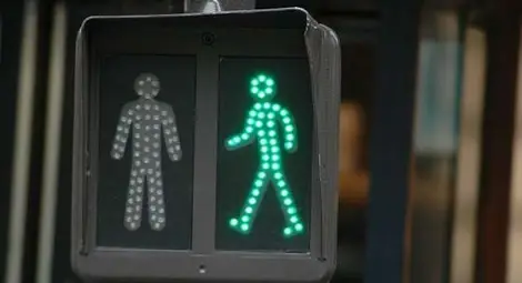 Сменят човечето на пешеходните светофари