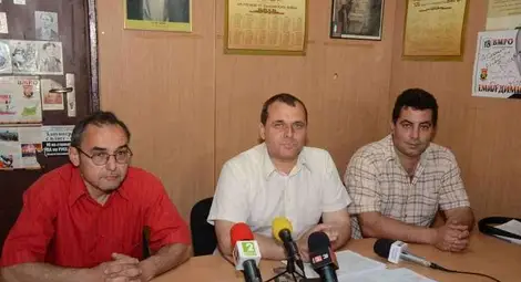 Искрен Веселинов вкарва в сесията отхвърлени въпроси на Мариян Димитров