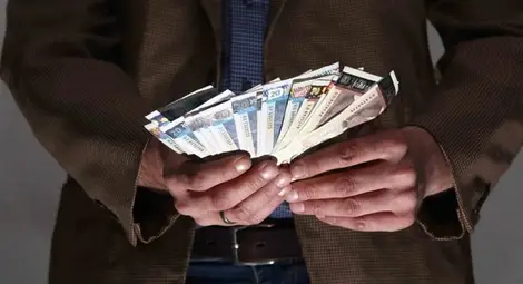 308 българи изтеглили  заеми за над 1 милион лева