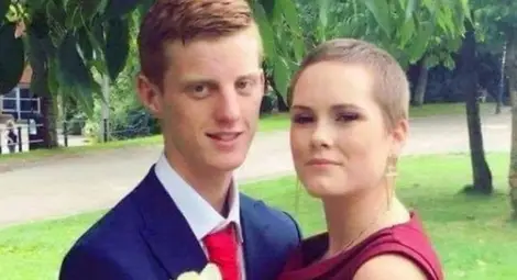 Умиращо момиче се омъжи за детската си любов