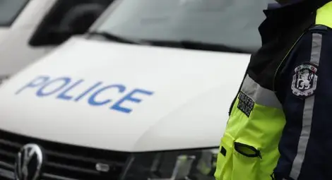 КАТ ще спира всеки с пет неплатени глоби, отпадат стикерите на стъклата