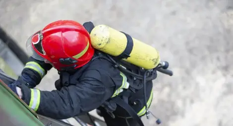 Пожарникари и полицаи излизат на протест Пожарникари и полицаи излизат на протест