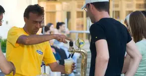 Десет дни бира, скара и музика на площада