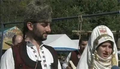 12 печени агнета и половин тон вино на сватба възстановка на "Време разделно" 12 печени агнета и половин тон вино на сватба възстановка на "Време разделно"