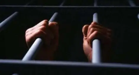 Затворник съди правосъдното министерство